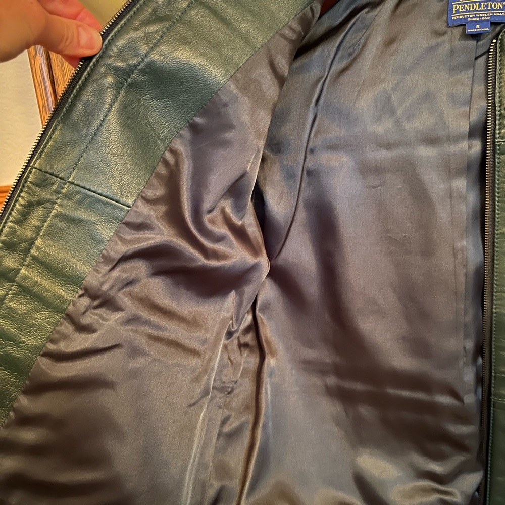 Pendleton Leather Women’s Jacket Size Small. - image 7